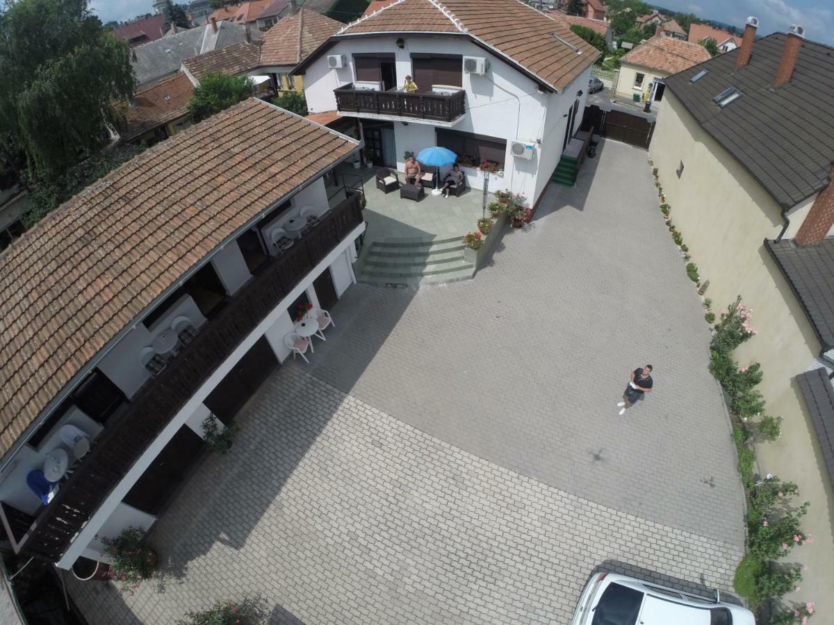 Abszolut Vendeghaz Keszthely Luaran gambar