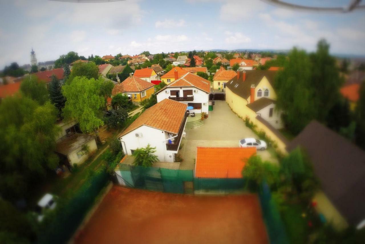 Abszolut Vendeghaz Keszthely Luaran gambar